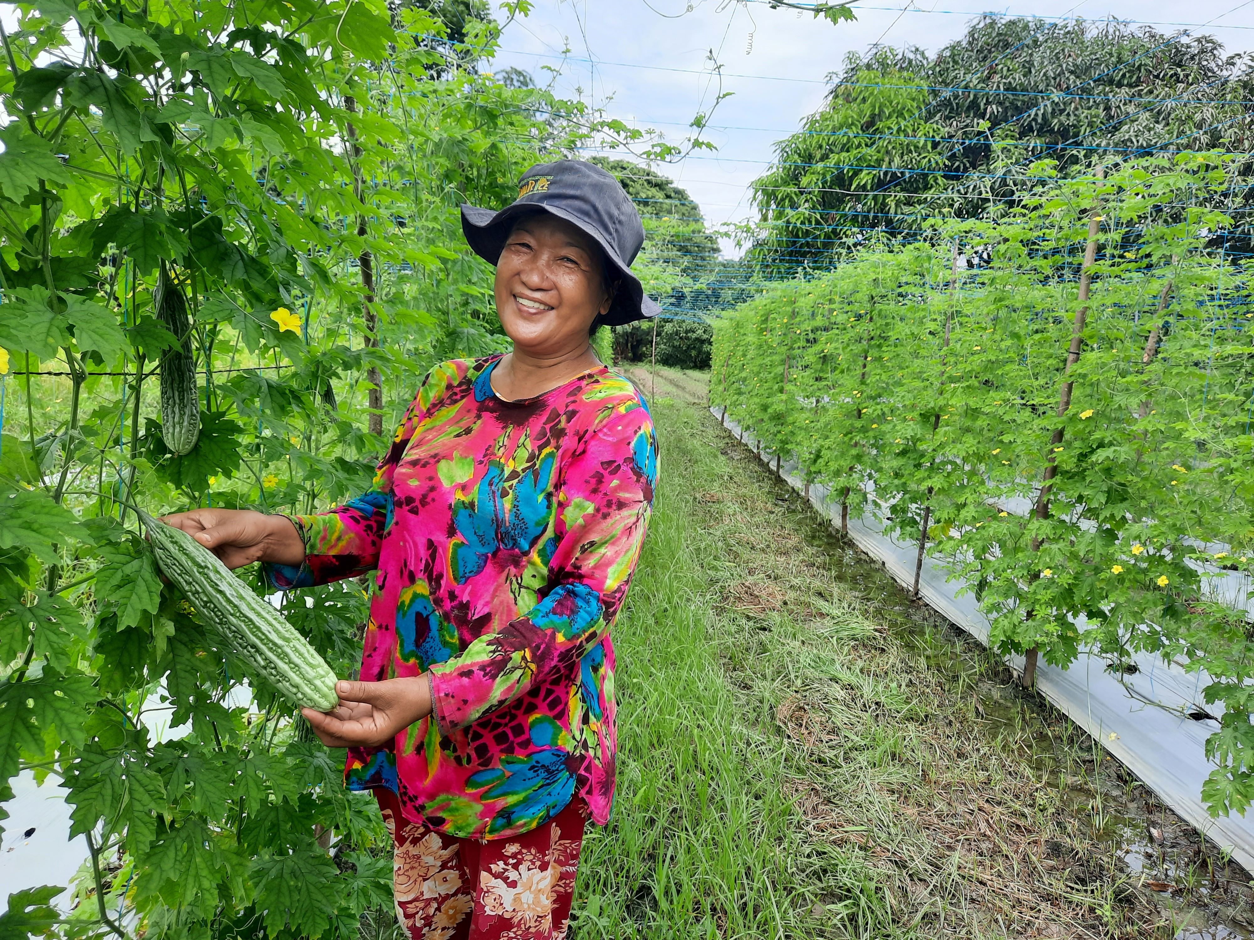 woman farmer in Nueva Ecija, Philippines