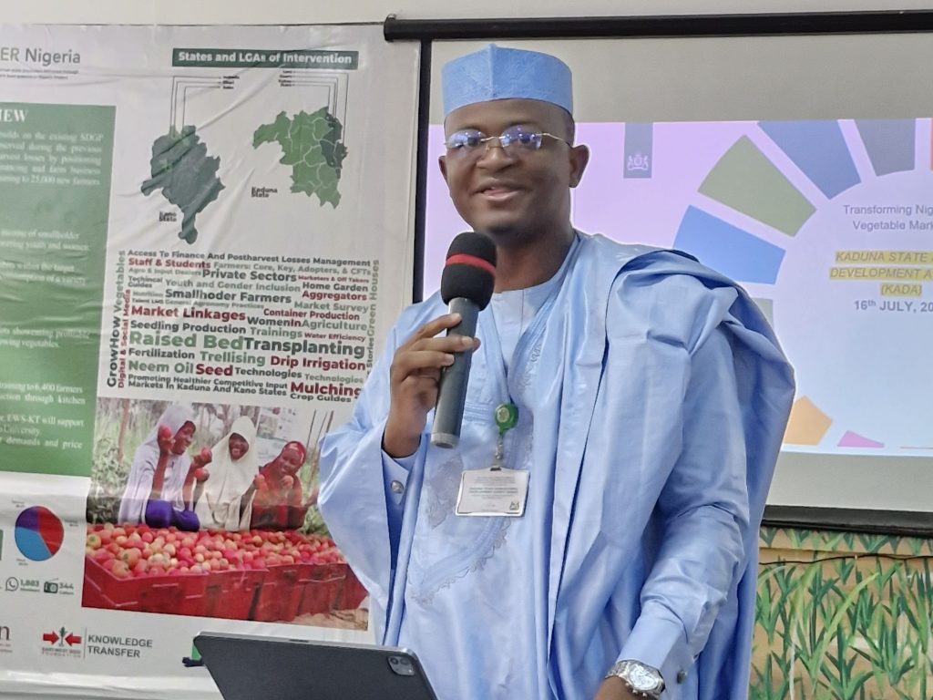 Muhammad Rili, General Manager of Kaduna Agricultural Development Agency (KADA), presenting about the importance of the SDGP project to the Ministry of Agriculture.